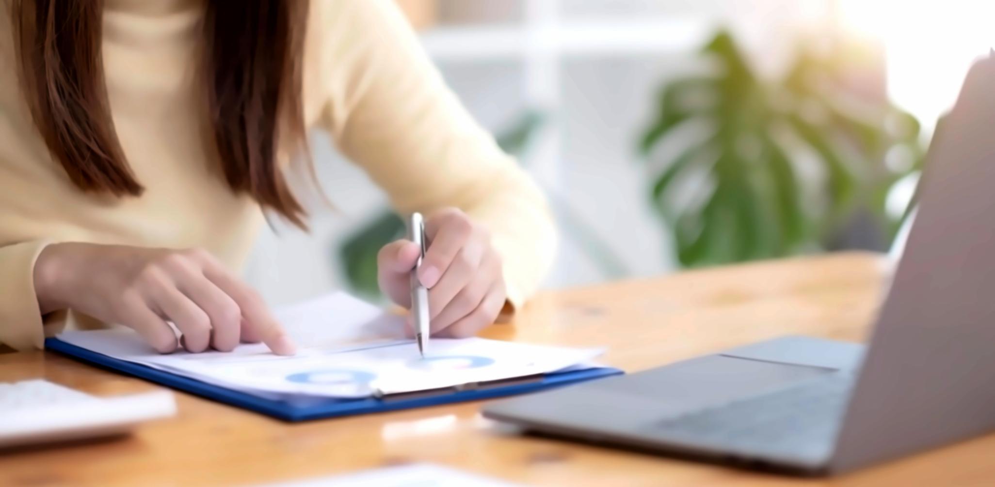 Competitive analysis workspace showing SERP research and ranking opportunities